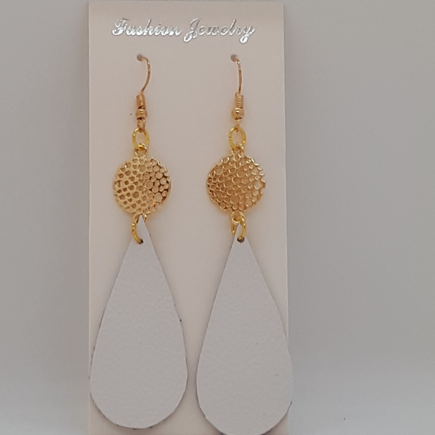 Earring-Leather-White-R40 Earring-Leather-White-R40