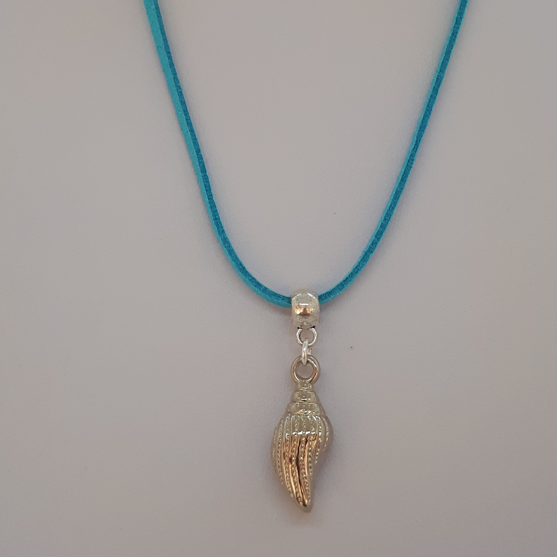 Pendant-Suede-Cord-Shell-(A)-R40