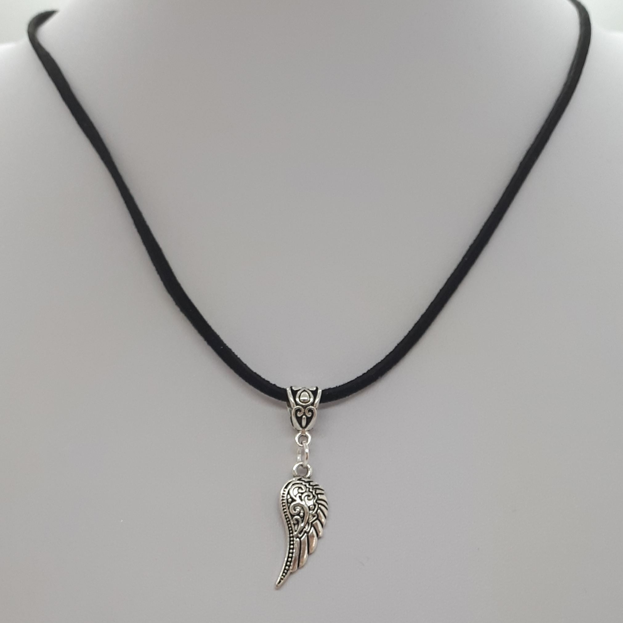 Pendant-Suede-Cord-Wing-(B)-R40