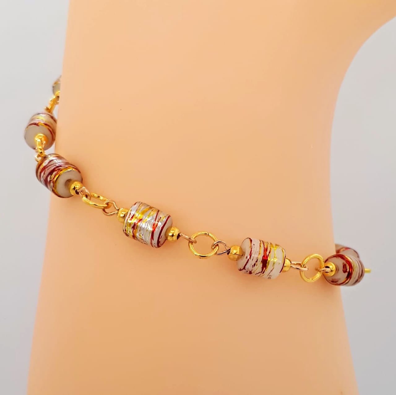 Bracelet-Gold-MetalicBead-RedGold